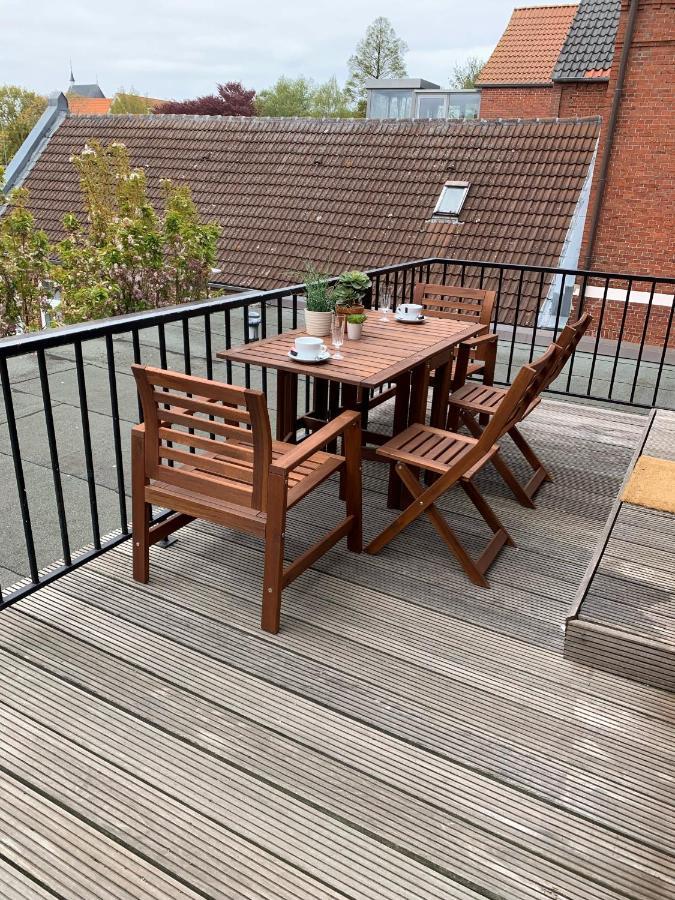 Charmante Ferienwohnung Mit Terrasse Im Herzen Von นอร์เดน ภายนอก รูปภาพ
